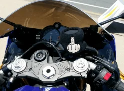 Middle Finger - Reservoir Cover^Moto Loot Hot